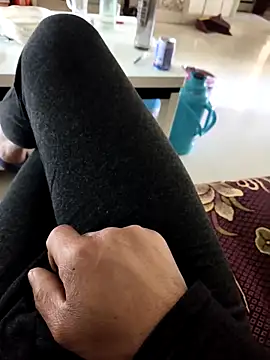 huzi518 online show from 02.24.25