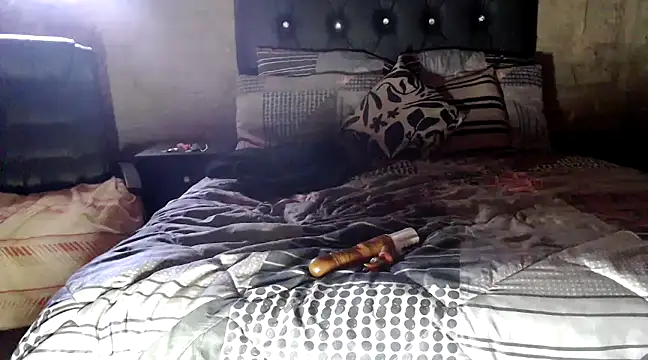 Snapshot of hotyoung24 chatting on 12.12.24 hotyoung24 online show from 12.12.24