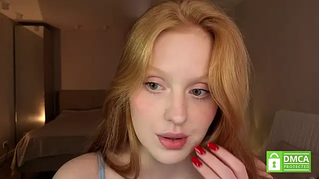 Snapshot of lulu_moonmoon chatting on 10.23.25 lulu moonmoon online show from 10.23.25