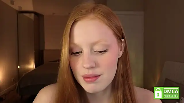 Snapshot of lulu_moonmoon chatting on 12.04.25 lulu moonmoon online show from 12.04.25