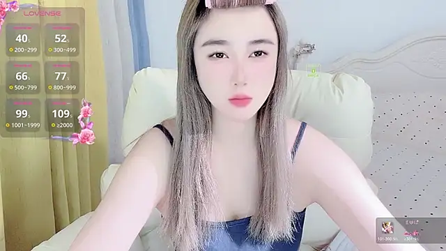 Snapshot of Caitlyn__ chatting on 04.19.26 Caitlyn online show from 04.19.26