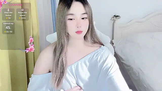 Caitlyn   online show from 07.11.26