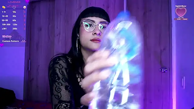 Snapshot of Kiitygirl chatting on 02.05.25 Kiitygirl online show from 02.05.25