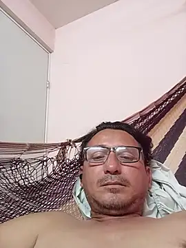 Andresguz35 online show from 10.23.25