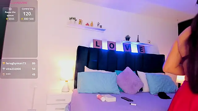 Snapshot of Mia_brunette26 chatting on 01.15.25 Mia brunette26 online show from 01.15.25