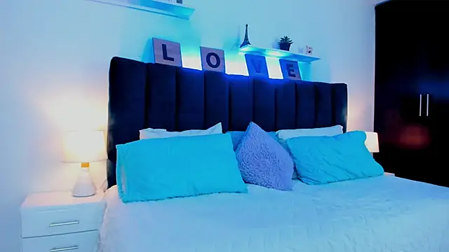 Snapshot of Mia_brunette26 chatting on 01.18.25 Mia brunette26 online show from 01.18.25