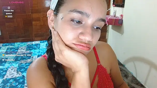 Snapshot of Mia_brunette26 chatting on 02.13.25 Mia brunette26 online show from 02.13.25