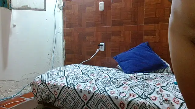 Snapshot of Mia_brunette26 chatting on 02.20.25 Mia brunette26 online show from 02.20.25