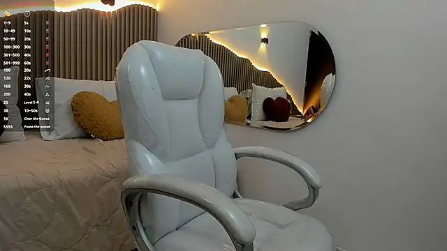 Snapshot of Mia_brunette26 chatting on 03.09.25 Mia brunette26 online show from 03.09.25