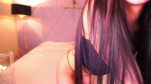 Snapshot of AlexaGreyyy chatting on 12.04.25 AlexaGreyyy online show from 12.04.25