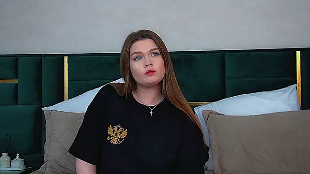 CrystalLyons online show from 02.17.26