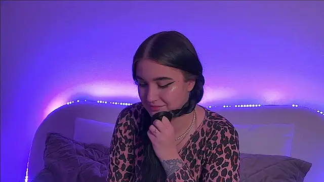 ChristinaMilton online show from 02.11.25