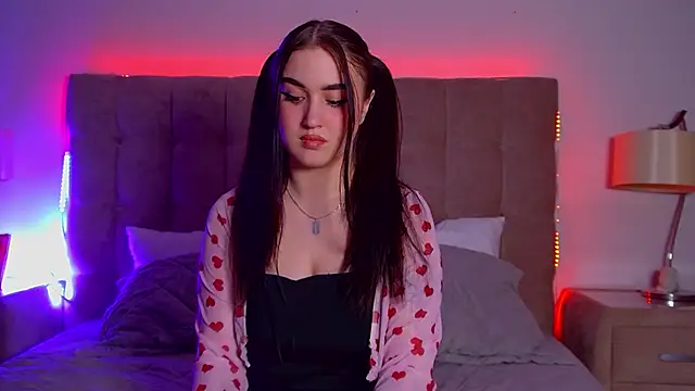 ChristinaMilton online show from 03.10.25