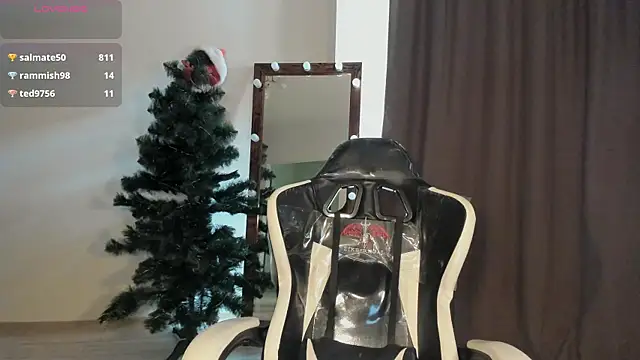 Snapshot of Lana_Younes chatting on 03.12.25 Lana Younes online show from 03.12.25