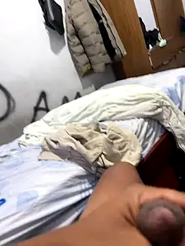 Snapshot of morenoroludo777 chatting on 09.10.25 morenoroludo777 online show from 09.10.25