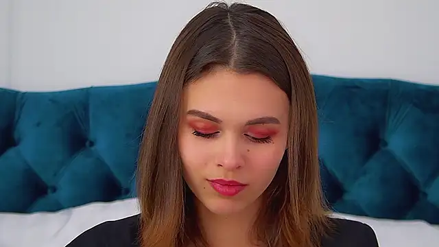 Snapshot of PollyLanders chatting on 11.07.25 PollyLanders online show from 11.07.25