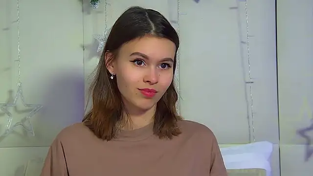 Snapshot of PollyLanders chatting on 12.14.25 PollyLanders online show from 12.14.25