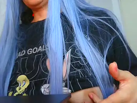 Snapshot of x_Lady_x chatting on 09.17.25 x Lady x online show from 09.17.25