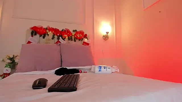 Snapshot of dani_skinny_ chatting on 12.04.24 dani skinny online show from 12.04.24