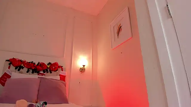 Snapshot of dani_skinny_ chatting on 12.18.24 dani skinny online show from 12.18.24