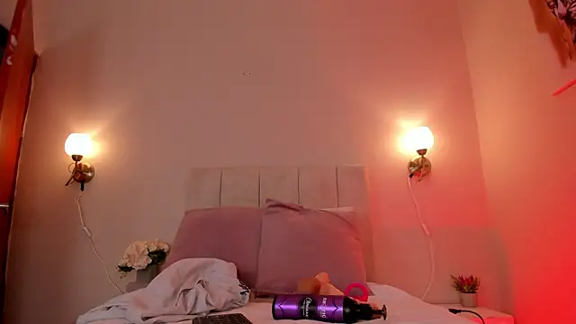 Snapshot of dani_skinny_ chatting on 01.07.25 dani skinny online show from 01.07.25