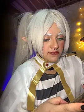 Snapshot of SophiaWeestt99 chatting on 10.26.25 SophiaWeestt99 online show from 10.26.25