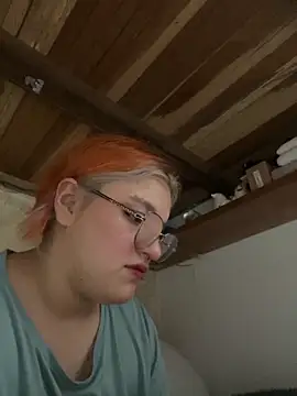 Snapshot of SophiaWeestt99 chatting on 11.05.25 SophiaWeestt99 online show from 11.05.25