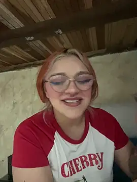 Snapshot of SophiaWeestt99 chatting on 11.07.25 SophiaWeestt99 online show from 11.07.25