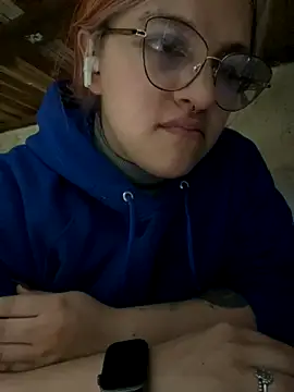 Snapshot of SophiaWeestt99 chatting on 11.17.25 SophiaWeestt99 online show from 11.17.25