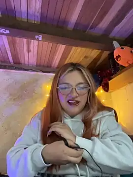 Snapshot of SophiaWeestt99 chatting on 11.27.25 SophiaWeestt99 online show from 11.27.25