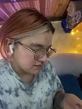 Snapshot of SophiaWeestt99 chatting on 11.30.25 SophiaWeestt99 online show from 11.30.25