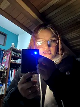 Snapshot of SophiaWeestt99 chatting on 12.04.25 SophiaWeestt99 online show from 12.04.25