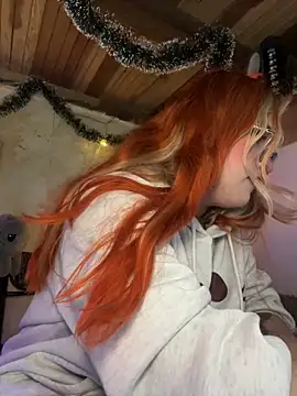 Snapshot of SophiaWeestt99 chatting on 12.16.25 SophiaWeestt99 online show from 12.16.25