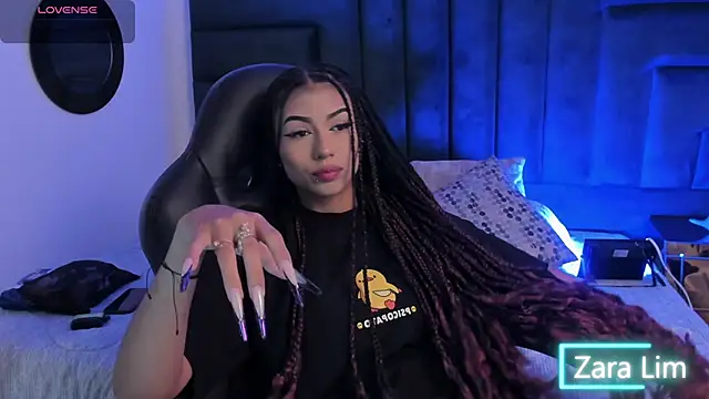 ZaraLim online show from 12.21.25