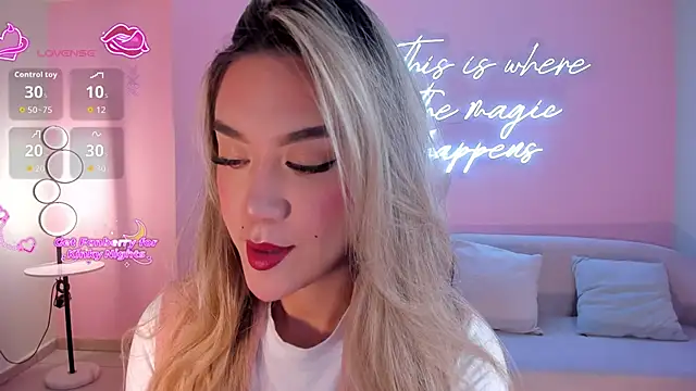 RebeccaHudson online show from 03.03.26