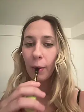 Snapshot of M1ssyk1ssy chatting on 12.19.24 M1ssyk1ssy online show from 12.19.24