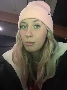 Snapshot of M1ssyk1ssy chatting on 12.30.24 M1ssyk1ssy online show from 12.30.24