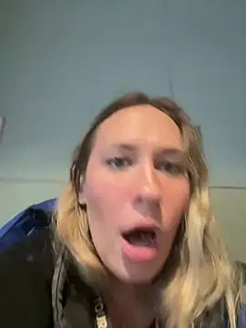 Snapshot of M1ssyk1ssy chatting on 01.03.25 M1ssyk1ssy online show from 01.03.25