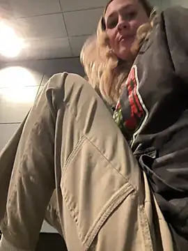 Snapshot of M1ssyk1ssy chatting on 01.06.25 M1ssyk1ssy online show from 01.06.25