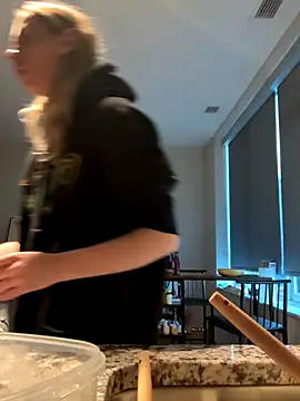 Snapshot of M1ssyk1ssy chatting on 11.12.25 M1ssyk1ssy online show from 11.12.25