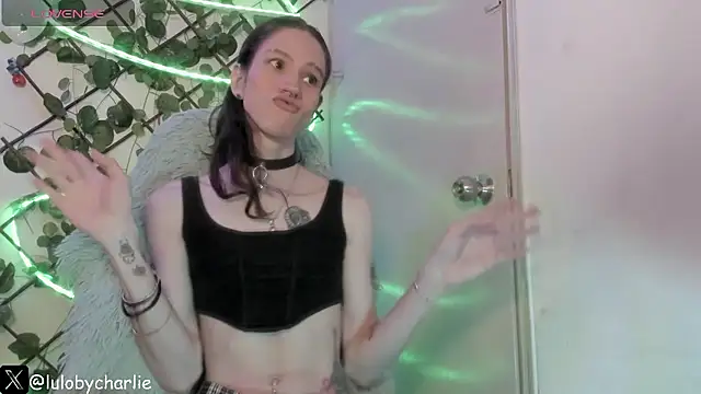 Snapshot of vodkadelulo chatting on 01.17.26 vodkadelulo online show from 01.17.26