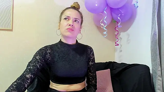 camilawm19 online show from 03.20.25