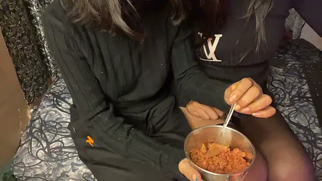 Snapshot of mystical_zara chatting on 01.25.25 mystical zara online show from 01.25.25