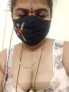 Snapshot of gaurika18 chatting on 09.14.25 gaurika18 online show from 09.14.25