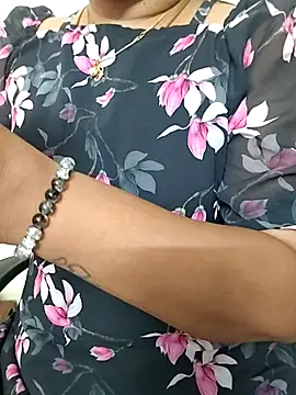 Snapshot of gaurika18 chatting on 10.24.25 gaurika18 online show from 10.24.25