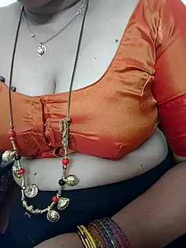 Snapshot of gaurika18 chatting on 12.02.25 gaurika18 online show from 12.02.25