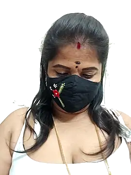 Snapshot of gaurika18 chatting on 04.05.26 gaurika18 online show from 04.05.26