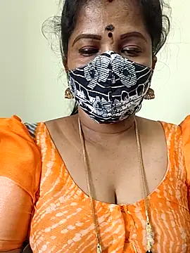Snapshot of gaurika18 chatting on 04.27.26 gaurika18 online show from 04.27.26