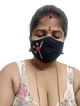 Snapshot of gaurika18 chatting on 04.29.26 gaurika18 online show from 04.29.26