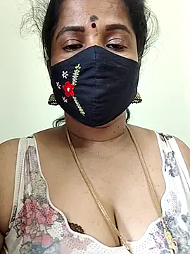 Snapshot of gaurika18 chatting on 05.01.26 gaurika18 online show from 05.01.26